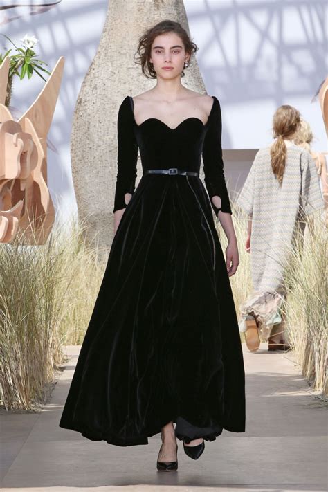 mediolan dior|dior dresses official website.